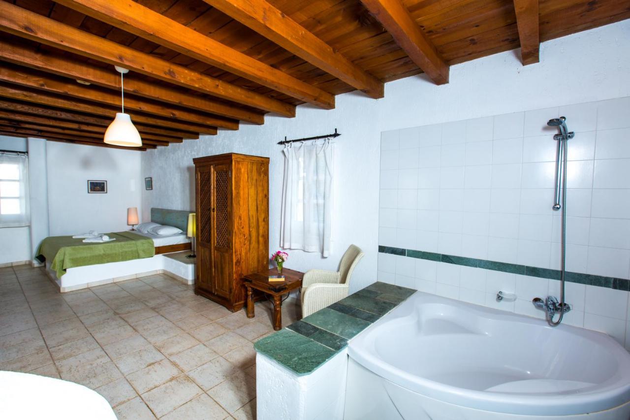 Villa Clarissa & Carmel View Paphos Exterior photo