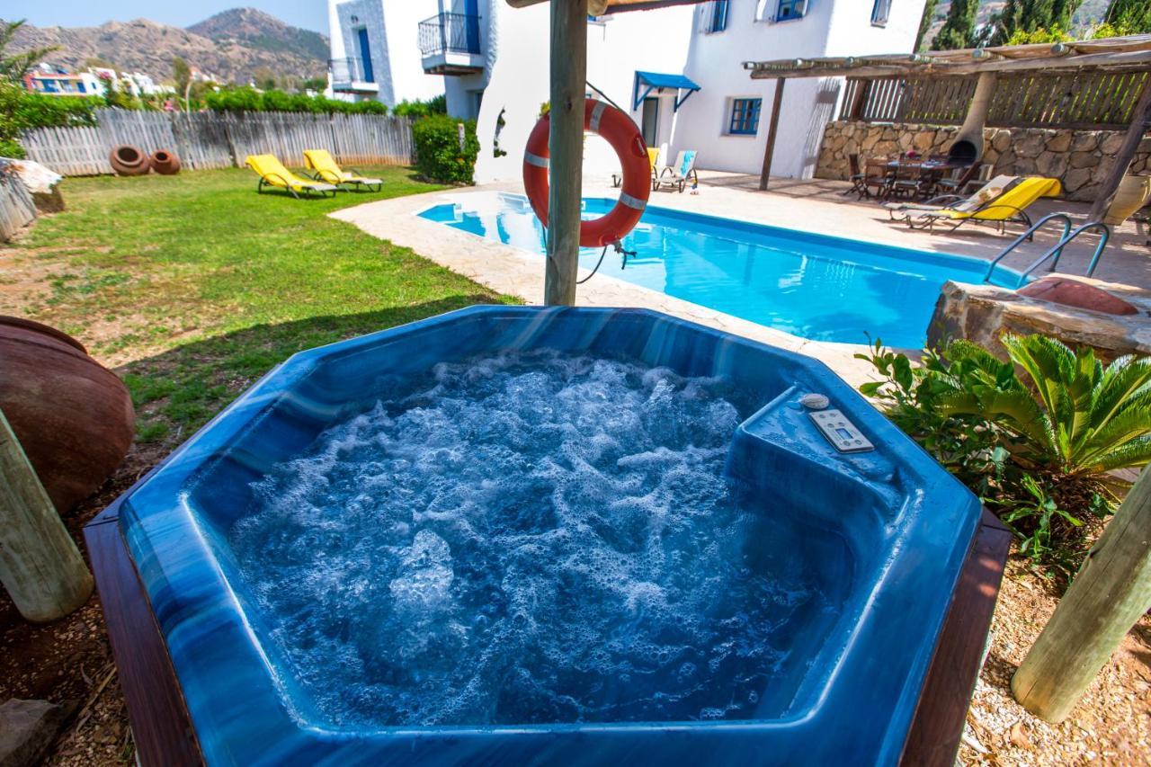 Villa Clarissa & Carmel View Paphos Exterior photo